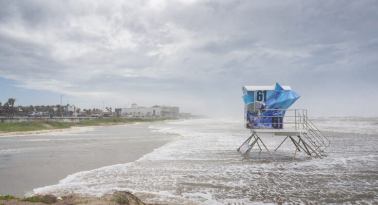 Texas and Louisiana receive tropical storm warnings as system develops

 Clio