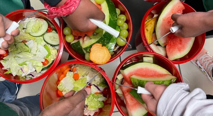 Les écoles génèrent d’énormes quantités de déchets alimentaires. Voici comment le freiner
 Clio